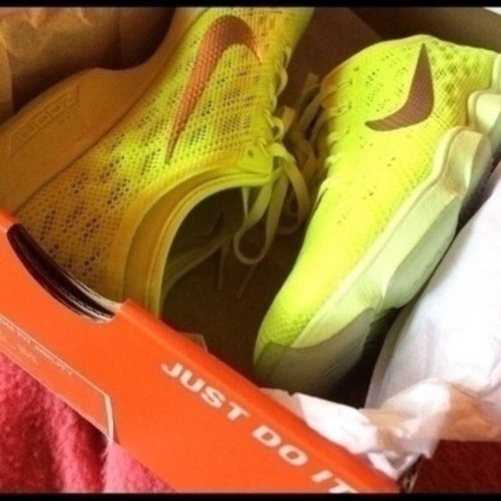 Nike size 8 zoom trainers